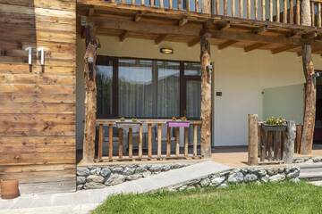 Стандартный двухместный номер с 2 отдельными кроватями в  Lopota Lake Resort & Spa